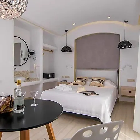Spiros Hotel
